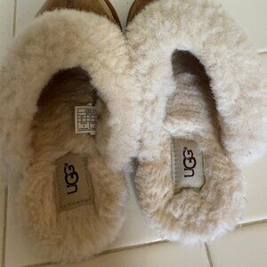 UGG scuffette size 6